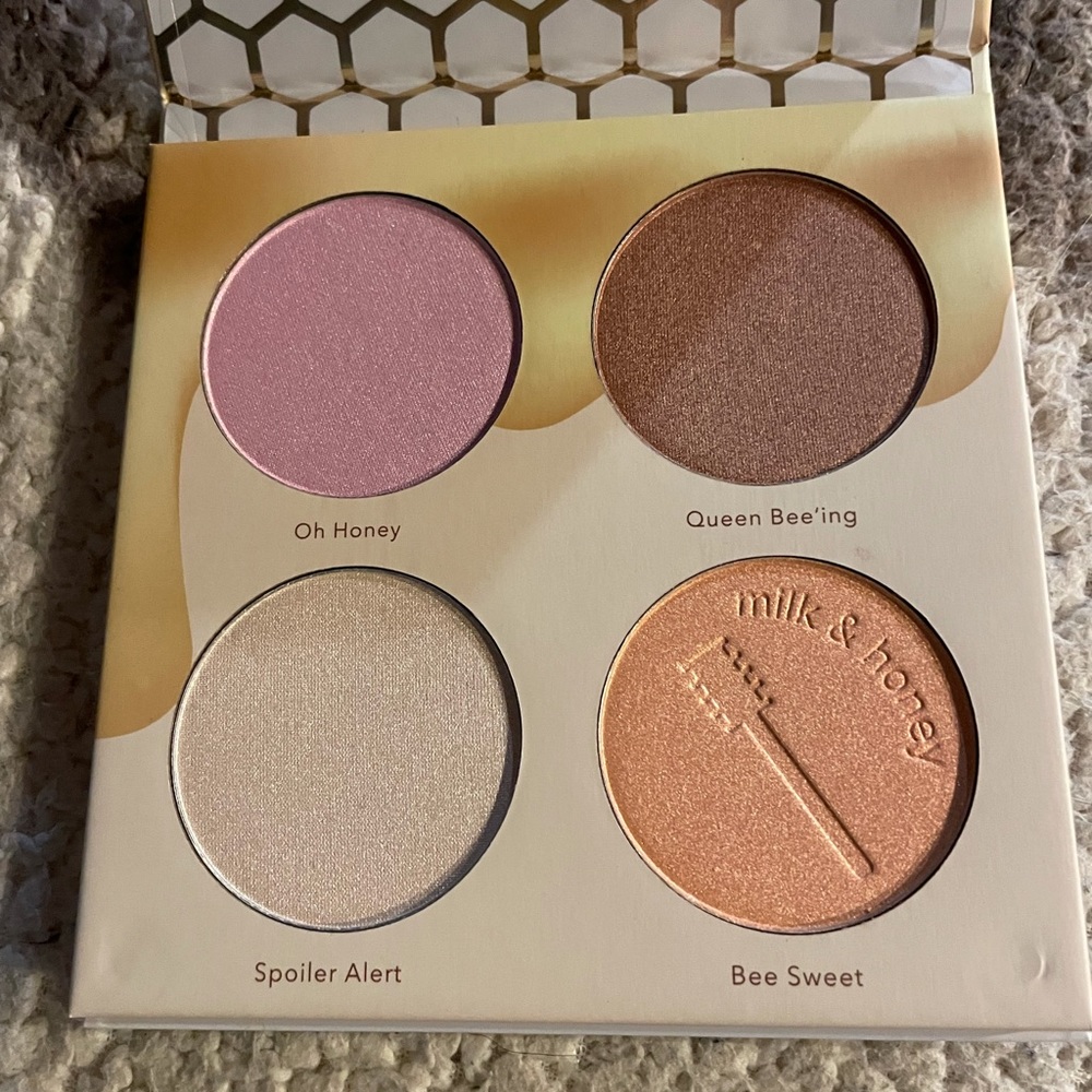NIB! Highlighter palette